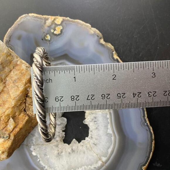 Vintage Native American Silver Thick Gauge Rope Stackable Bracelet For Women - Picture 10 of 10